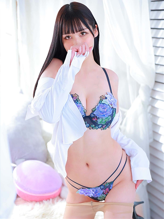 成島　ゆみ